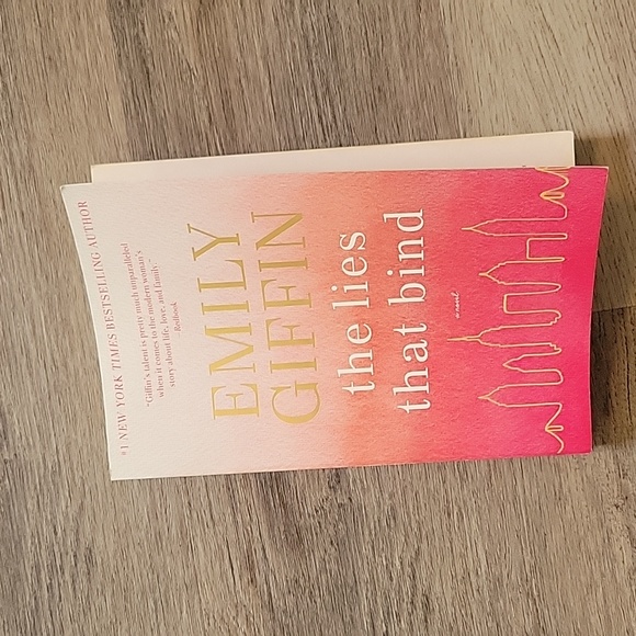 emily griffin Other - The Lies That Bind by Emily Griffin paperback Book
